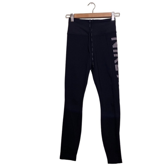 Nike black leggings with back pocket. Size Xs. - Picture 1 of 11
